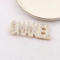 Carta de marca de designer feminino de luxo broches 18K Gold Bated Batral Crystal Rhinestone Jeia Broche Charm Pin Pin 19Style Marry Party Gift Accessorie