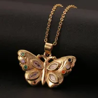 Hanger Kettingen AndShiny Neck Ketting Hollow-Out Inlay Zirkoon Butterfly Gold Contracted Herstel Oude Choker