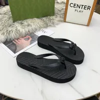 Kobiety Luksusowe Desinger Pantofle Moda Winogrona Rabat Cienki Czarne Klapki Marka Buty Ladie Beżowe Buty Sandały Flippers