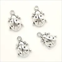Commercio all'ingrosso 100 pz Ladybug Lady Beetle Tibetan Silver Charms Charms Ciondoli per gioielli facendo orecchino collana braccialetto con catena chiave accessori a catena 19 * 13mm DH010