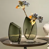 花瓶クリエイティブ幾何学的な斜め口の正方形の透明なガラス花瓶の家の装飾装飾品アートの花の配置