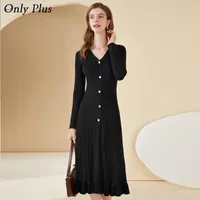Casual Dresses ITOLIN Stripe svart lång stickad klänning för kvinnor V-hals-knapp Slim Sleeve Elegant Vintage All-Match inuti 2021