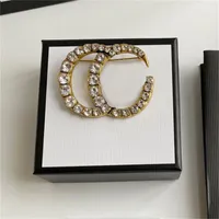 Klasyczna podwójna złota litera G Marka damska Luksus Desinger Broszka Vintage Kobiety Diamentowe Broszki Moda Odzież Dekoracja Wysoka Jakość