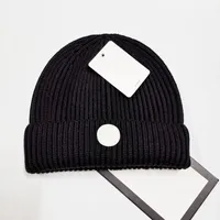 Wholesale High quality Winter caps Hats Women and men Beanies with Real Raccoon Fur Pompoms Warm Girl Cap snapback pompon beanie