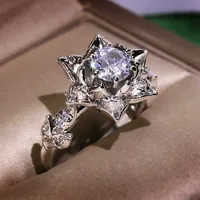 Exquisite Hollow Flower Ladies Ring Fashion 925 Silver Ladies Jewelry Zircon Ring Engagement Wedding Bridal Ring Luxury