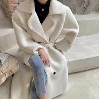 Muchas de lana de las mujeres Abrigo de las mujeres del cordero Tweed Mujer pequeña Otoño e invierno Hepburn Temperament Medio Medio de lana negra espesada larga