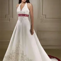 Hot Selling White and Red Broderi Bröllopsklänningar Ny Beaded Sweep Train Ärmlös A-Line Satin Halter Bridal Gowns Custom Made W889