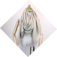 2021 Мода Pashmina Silk Silk Check Check Bandana Женщины Роскошные Дизайнерские Шарфы ECHARPE de Luxe Follows Infinity Шаль Дамы Шарфы Размер 140 * 140см