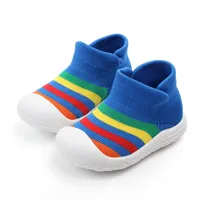 Atletico per bambino all'aperto Rainbow Stripe Stripe Scarpe per neonati per bambini mastocollo magnifico calzini in gomma Soft Solle in gomma Scappuga comode di moda