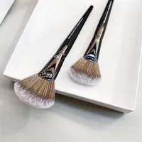 New PRO Highlight Fan Makeup Brush #87 - Soft Bristle Fan Shaped Effortless All-Over Highlighting Powder Cosmetics Beauty Tools