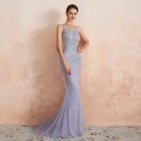 Luxury Beaded Crystal Aftonklänningar Sexig Sheer Neck Lavendel Mermaid Formell Prom Gowns för Kvinnor Ärmlös