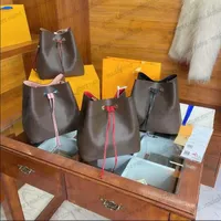 Neonoe mm Bucket Bag Monograms Empreinte Läder Korskroppskvinnor Luxurys Designer Neo Noe 2PC Drawstring Väskor med handväska Wallet Svart / Beige