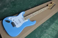 Vänsterhänt blå kropp elektrisk gitarr med SSS pickups, vit pickguard, lönn fretboard, krom hårdvara, ger anpassade tjänster