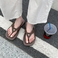 Sandalias Flip Soled Flip Zapatos de verano zapatillas para exteriores al aire libre Tanga no deslizante Playa casual Pellina