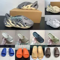 Heatshoes ile Ayakkabı Köpük Koşucu Tasarımcılar Sandalet Reçine Ararat Kum Kemik Üçlü Siyah Delik Slaytlar Yumuşak Kauçuk Loafer'lar Kaydırıcılar Terlikler