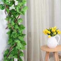 Decoratieve bloemen kransen 10 stk / partij kunstmatige groen wijnstok rotan zijde blad gras planten druivenbladeren muur decor voor thuis tuin feest w