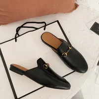 Las últimas sandalias de las mujeres de diseñador Sandalias semi zapatillas de lujo de lujo interior de cuero personalizado, cómodo y exquisito mano de obra 35-40 estilo clásico