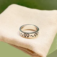 Luxo 925 Anéis de Prata de Prata para Mens Womens com Side Pedras Amantes Anel de Casamento Qualidade High-end Casais Anéis Hip Hop Jóias 4 6 9mm