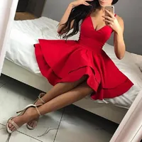 Красные домохозяйственные платья 2021 Спагетти ремни V шеи короткие Платья вечеринки выпускной вечеринки градуировка на заказ