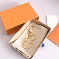 Fashion Keychain Key Fibbia Lettere Design Portachiavi in ​​pelle fatti a mano Uomo Donna Borsa da donna Pendenti 6 Opzione Top Quality