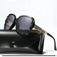 Fashion New Polarized Ladies and Women Colorful Sunglasses Pc Frame Crystal Glasses Uv400