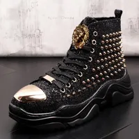 Luxe Marque Rebite Botas Sapatos Masculinos Designer Sneakers Men Punk High Tops Gold Luz Vermelho Bottom Plataforma Casual Sapato Zapatillas Hombre P4