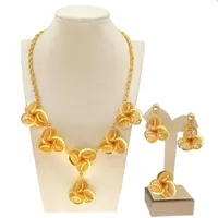 أقراط قلادة Yulaili النساء بسيط لطيف نمط المجوهرات مجموعة مصممة مجموعات مطلية بالذهب الجميلة والنبيلة