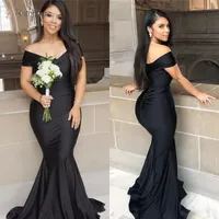 2022 Moda Black Country Style Mermaid Długie Druhna Dresses Plus Rozmiar Off Ramię Długość podłogi Garden Honor Wedding Party Gown B0301