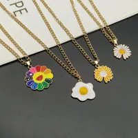 Sommer Mode Legierung Sun Blume Anhänger Halskette Legierung Sonnenblume Bunte Blütenblätter Smiley gedreht Dropshipping Großhandel