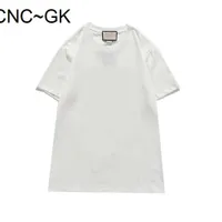 Gu Saç Stilisti Arkadaşlar erkek Kadın Tasarımcı T Shirt Yüksek Kaliteli Mektup Yazdır Siyah ve Beyaz Giysiler S-XXL G332014QM {Kategori}