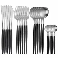 Western bestick set 24 stycken rostfritt stål porslin set matt svart silver kök uppsättning dinnerware kniv sked gaffel cutlery x0703