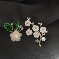 Épingles, Broches Morkopela Forme de l'arbre de la fleur de prune élégante pour femmes Perle Strass Charm Broche Broche Bijoux Accessoires