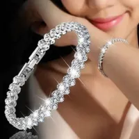 Charm Armband Luxury Exquisite Rom Crystal Stone Armband till hands för kvinnor 2021 Trendiga Rhinestone Chains Smycken Boho Vänner Present