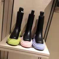 2022 Luxury Women Candy Colored Boots Boot All Cowhide Finish et TPU Sole ext￩rieure sont confortables ￠ porter