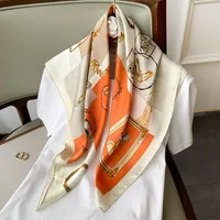 Scarves 2021 Four Seasons 70x70cm Silk Print Satin Sjalar Lyxig Small Square Headcloth Fashion Sunscreen Kerchief