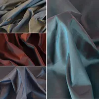 Stof Mode Tweekleurige iriserende windjack nylon polyester twill voor jas, broek, zwart, blauw, groen, rood, door de meter