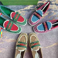 Diseñador hombres mujeres zapatillas mocasines Princetown invierno algodón tela sandalias otoño zapatos casuales metal hebilla encaje terciopelo caliente perezoso flip flop