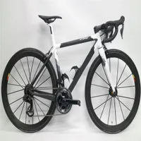 Matt Black Gloss White Italia C64 Carbon Road Complete Bike med 105 R7010 R8010 Groupset 50mm Wheelset