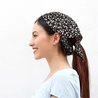 Nouvelle Foulard carrée Floral Femmes Elastic Hair Band Cross Bordure Baotou Triangle Serviette Triangle Accessoires pour cheveux