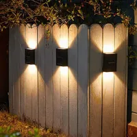 Sollampor LED Light Outdoor Fence Däck Ljus Vattentät Automatisk Dekorativ Vägg För Trädgård Trappor Gård
