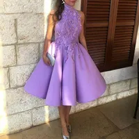Lichte paarse hoge nek homecoming jurken 2022 mouwloze kant satijnen thee-lengte korte feest prom jurk applices aangepaste mdae