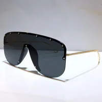Sommar solglasögon för kvinnor stil 0667s Anti-ultraviolett retro tallrik Full ram mode glasögon slumpmässig ruta 0667