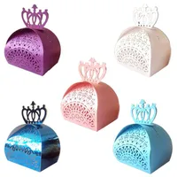 Wrap Pokładzie 25 sztuk / opakowania Crown Laser Cut Hollow Prezenty Chocolate Candy Boxes Baby Shower Wedding Party Favors Supplies