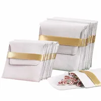 Cinza 100 pcs envelope dobrado tela de microfibra bolsa de jóias de jóias de veludo pacote de jóias presentes sacos podem ser personalizados