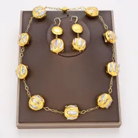 Guaiguai Schmuck Natürliche Süßwasser Weiße Biwa Perle Münze 24 kt vergoldete Halskette Ohrringe Sets Handgemacht Für Frauen Echte Jewlery Dame Modeschmuck