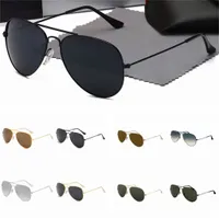 Fashion Classic Brand Sale Luxury 2022 Designer Solglasögon för Mens Vintage Pilot Sun Glasses Metal Frame UV400 Men Kvinnor Solglasögon med låda