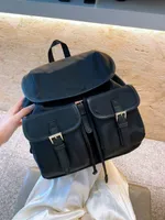 Kvinnor designers väska mode ryggsäckar fin textur stor storlek stor kapacitet inre fickor kvalitet lyxiga skola preppy stil fast färg svart