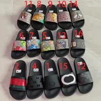 2021 Mens Flip Flops Striped Slides Sandaler Högkvalitativ tryckta Blomma Slip Slipprar Kvinnor Hollow Beach Sandal med låda 311