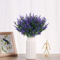 Dekorative Blumen Kränze Künstliche Lavendelanlagen 6 Stück, lebensechte UV-resistente falsche Sträucher Grüne Büsche Blumenstrauß, um dich aufzuhellen