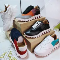 Designer Chaussures décontractées Shoe Loubishark Flat Leather Stylist Sneaker Men Femmes Donna Slip-On Runners Sneakers Krystal Spikes